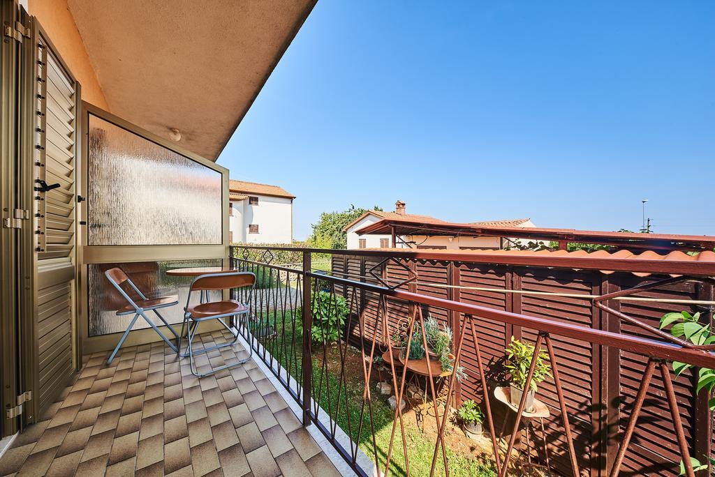 Apartment Erika Umag Luaran gambar